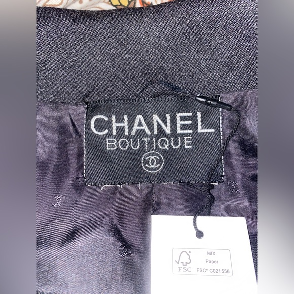 Chanel 1992 Blazer - Picture 3 of 5